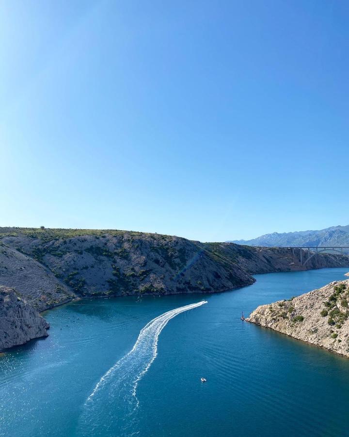 Apartmani 4 Palme Starigrad Paklenica Exteriér fotografie