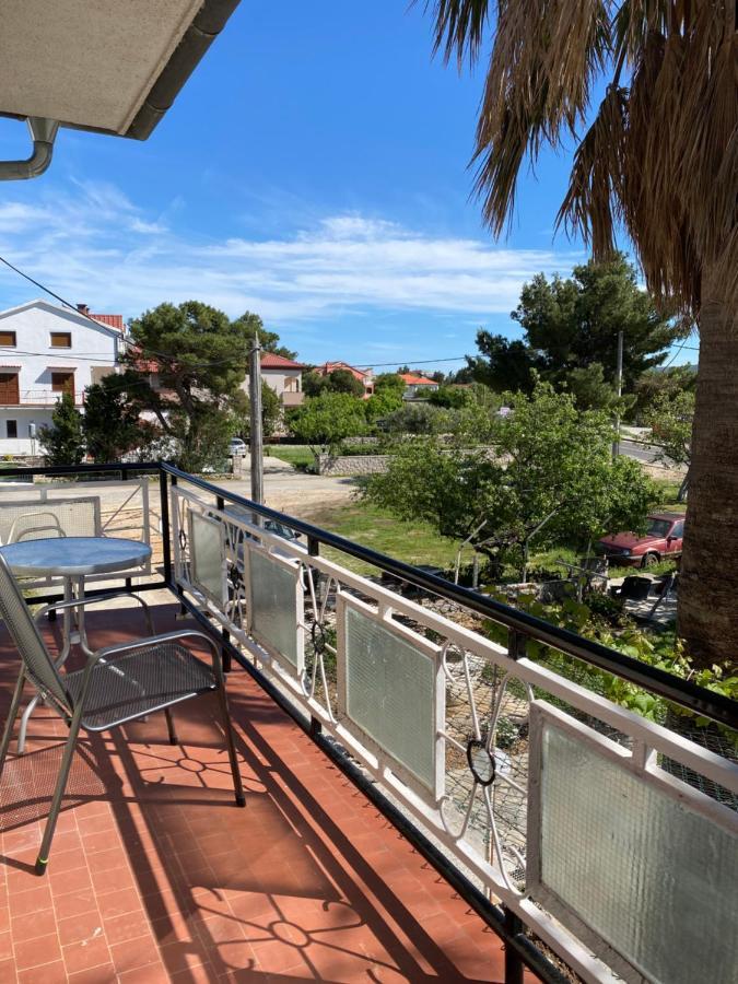 Apartmani 4 Palme Starigrad Paklenica Exteriér fotografie