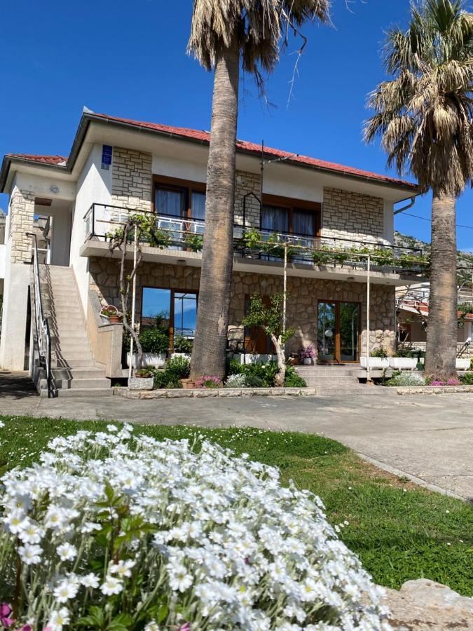 Apartmani 4 Palme Starigrad Paklenica Exteriér fotografie