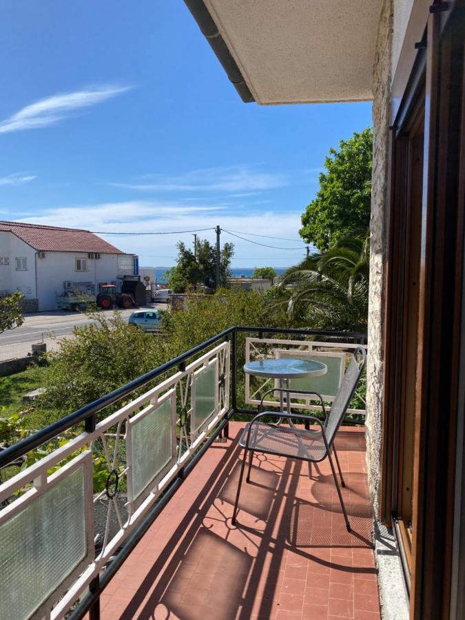 Apartmani 4 Palme Starigrad Paklenica Exteriér fotografie