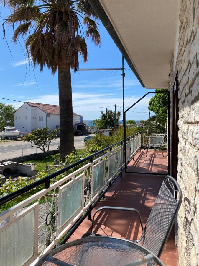 Apartmani 4 Palme Starigrad Paklenica Exteriér fotografie