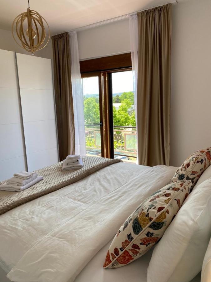 Apartmani 4 Palme Starigrad Paklenica Exteriér fotografie