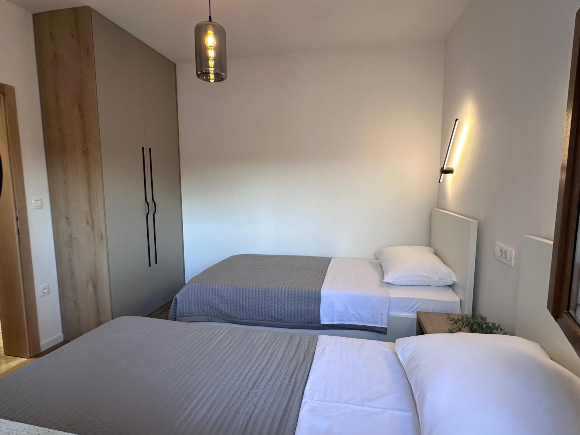 Apartmani 4 Palme Starigrad Paklenica Exteriér fotografie