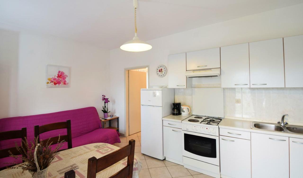 Apartmani 4 Palme Starigrad Paklenica Exteriér fotografie