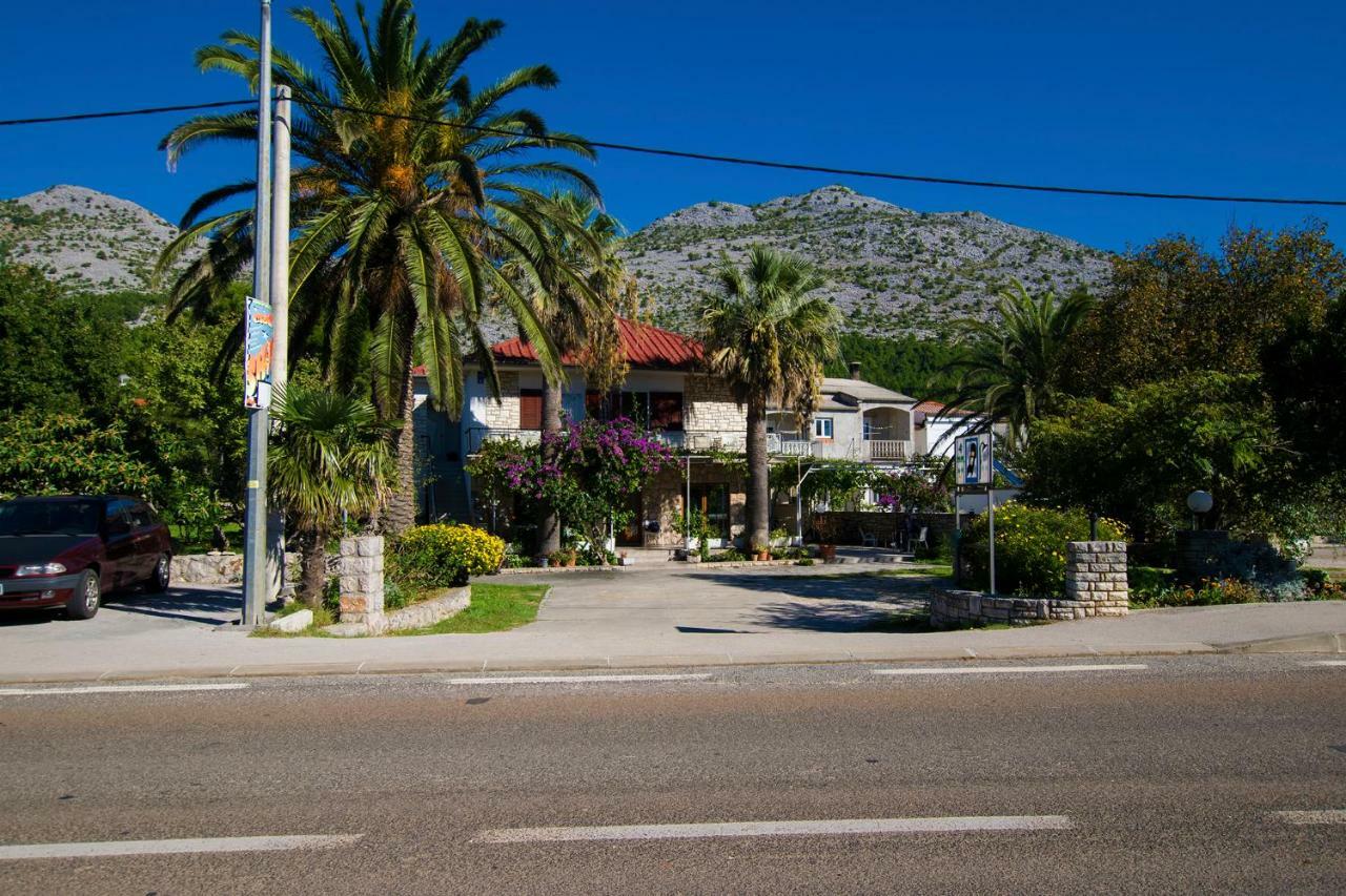 Apartmani 4 Palme Starigrad Paklenica Exteriér fotografie