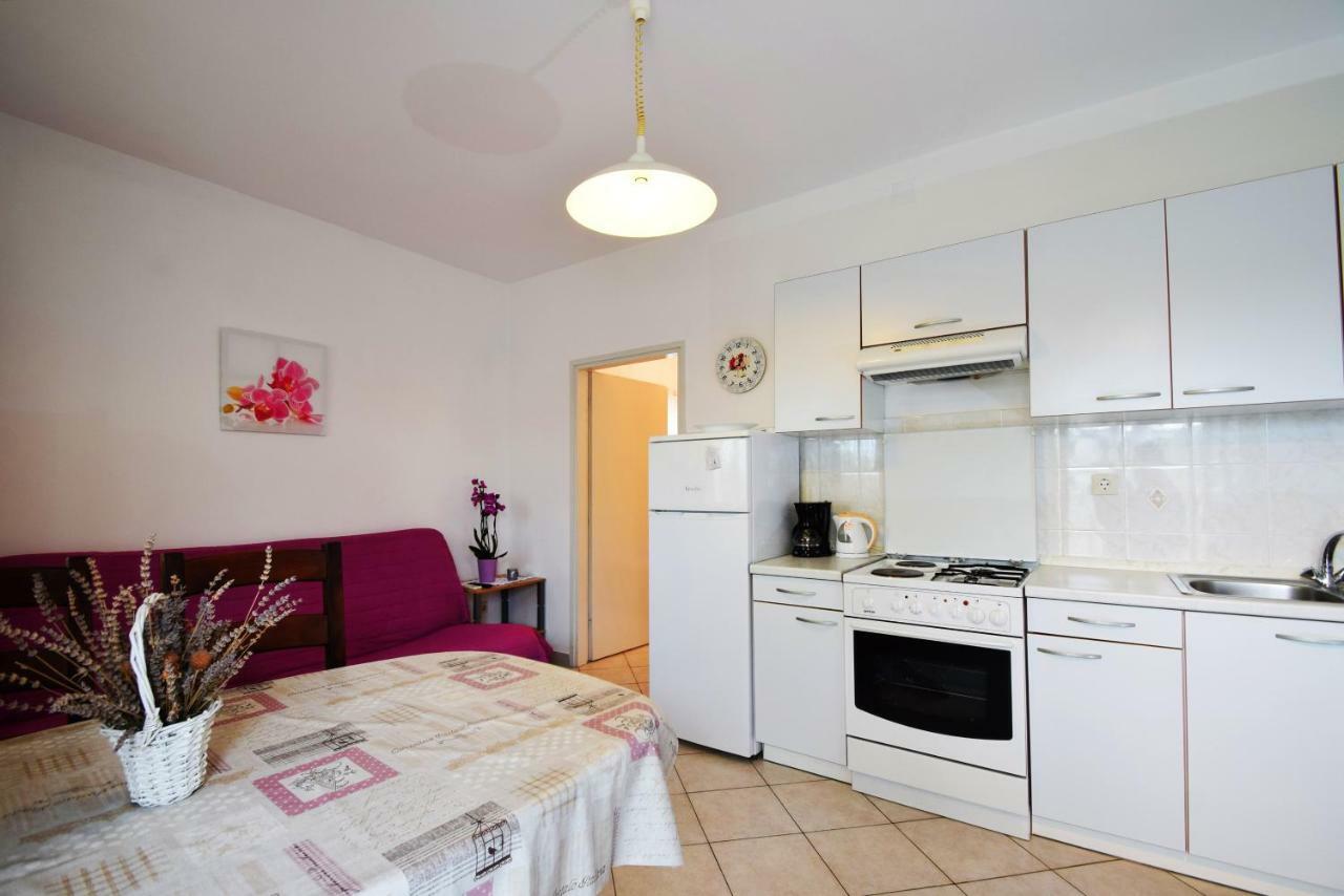 Apartmani 4 Palme Starigrad Paklenica Exteriér fotografie