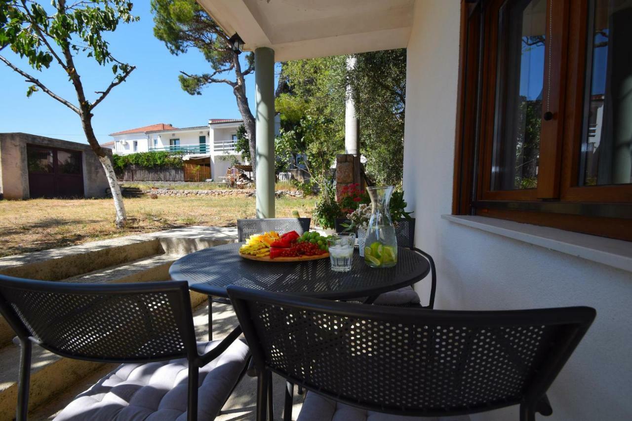 Apartmani 4 Palme Starigrad Paklenica Exteriér fotografie